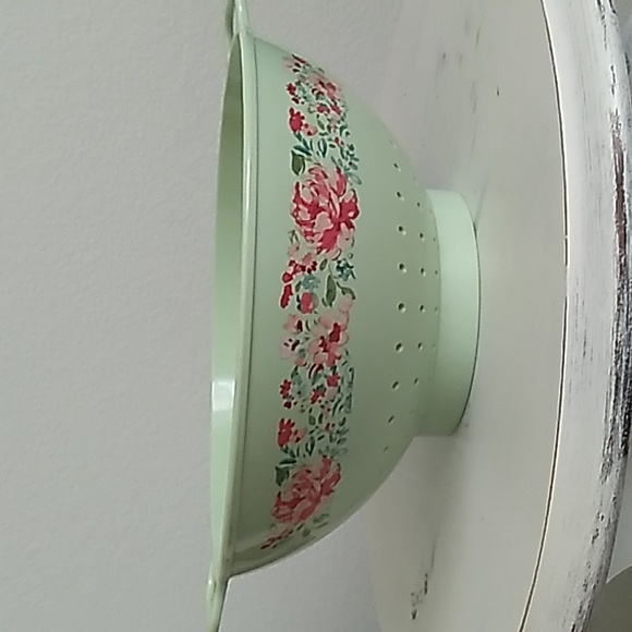 Pioneer Woman Colander - Picture 3 of 8